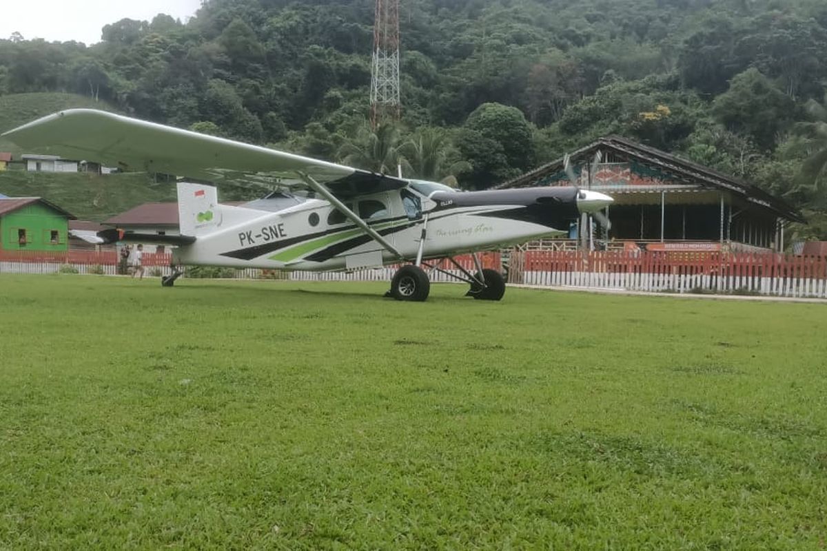 Lapangan Terbang Tau Lumbis